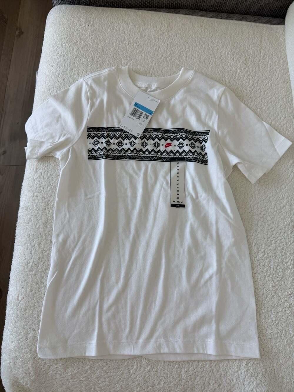 NWT Nike Kids Graphic T-Shirt White Fair Isle Print Size M